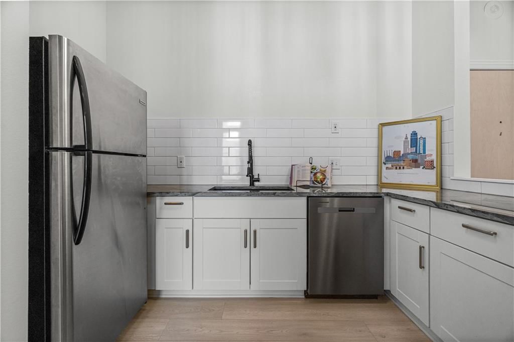 308 W 8th Street — photo 9