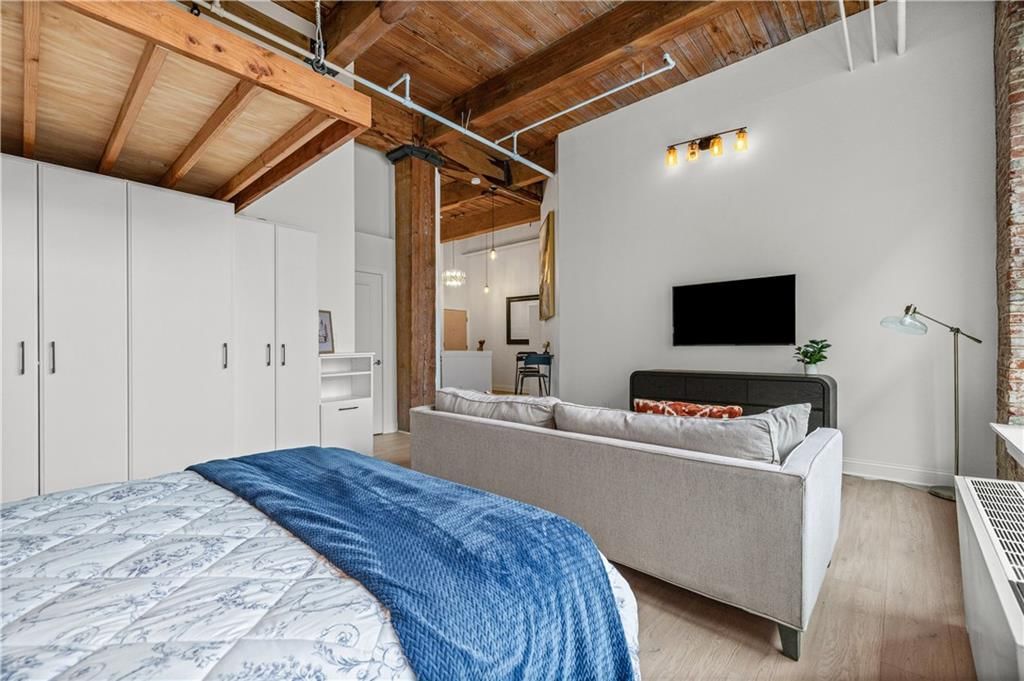 308 W 8th Street — photo 15