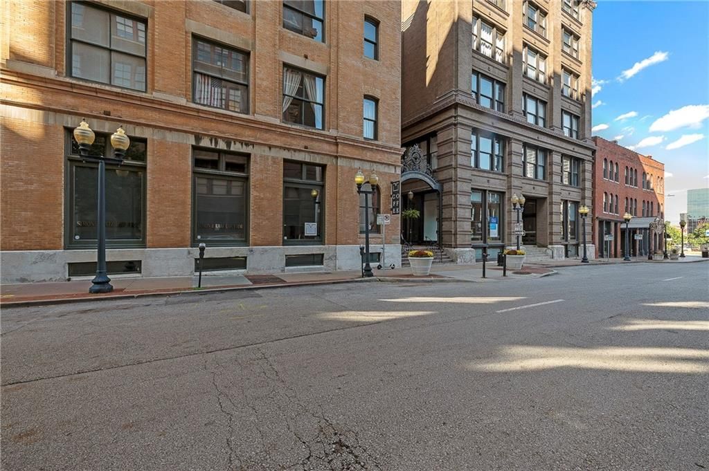 308 W 8th Street — photo 17