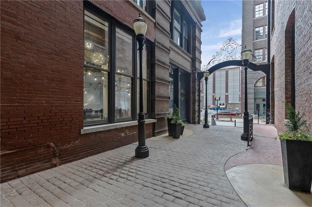 308 W 8th Street — photo 19