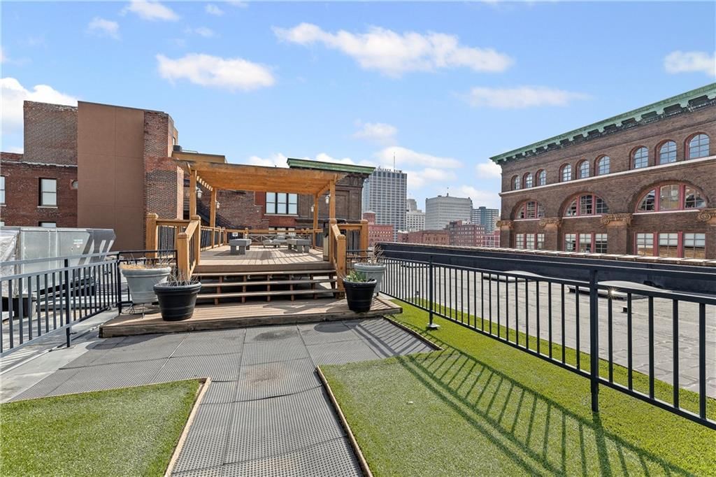 308 W 8th Street — photo 29