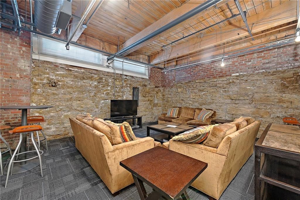 308 W 8th Street — photo 32