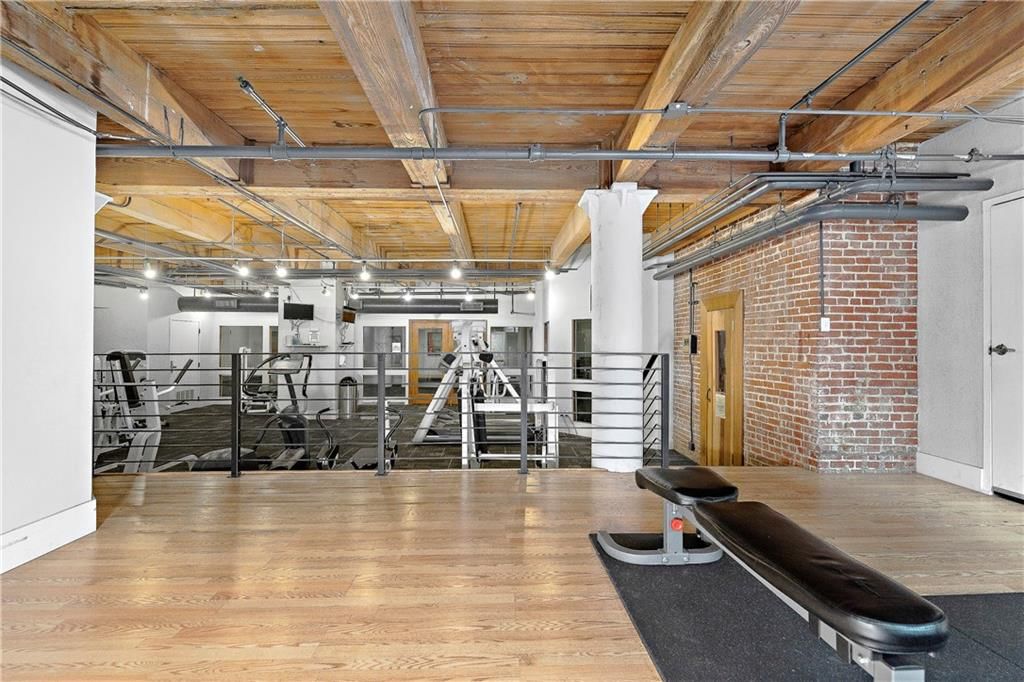 308 W 8th Street — photo 36