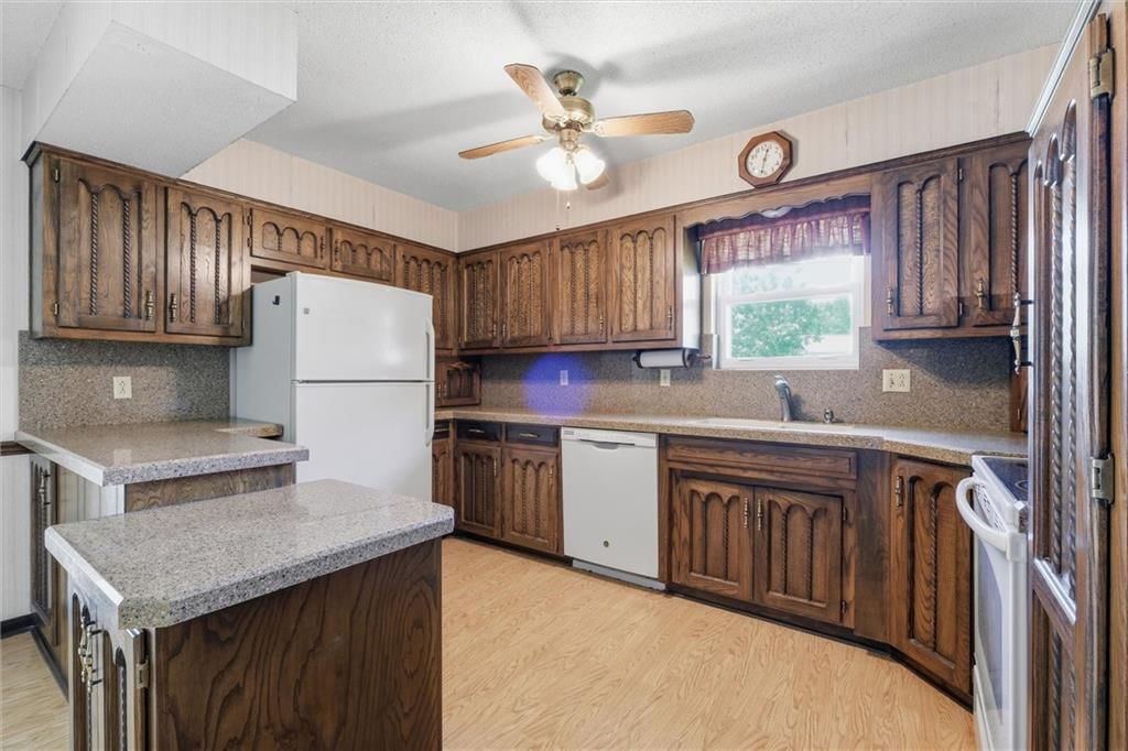 3300 S Phelps Road — photo 8