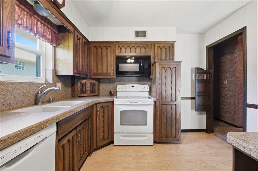 3300 S Phelps Road — photo 11