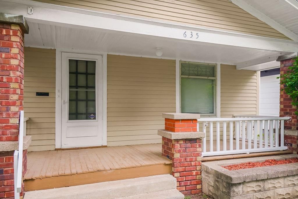 635 S Fuller Avenue — photo 2