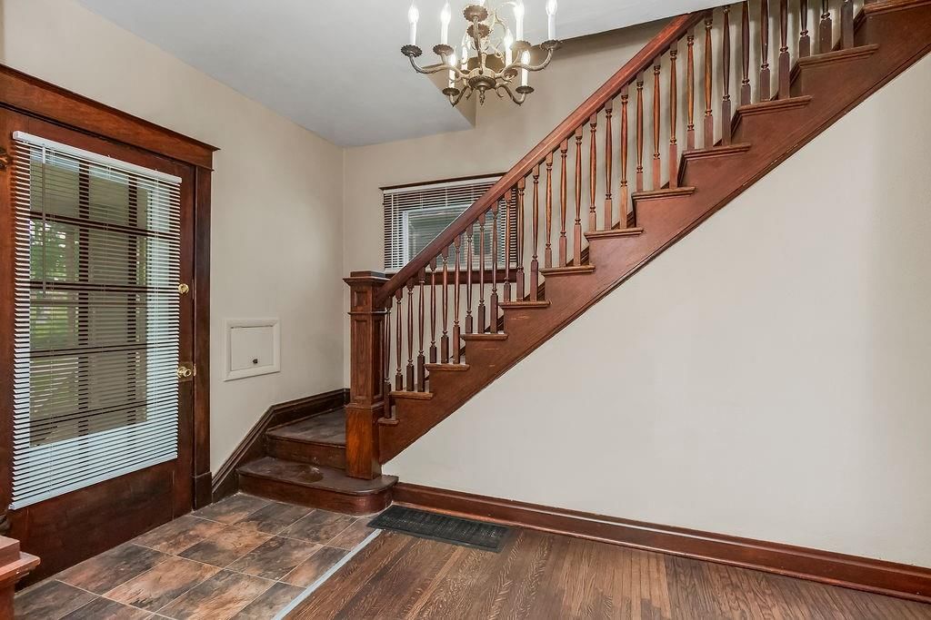635 S Fuller Avenue — photo 3