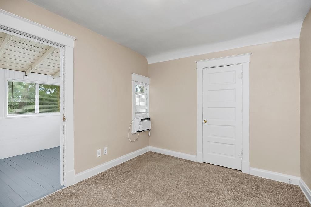 635 S Fuller Avenue — photo 18