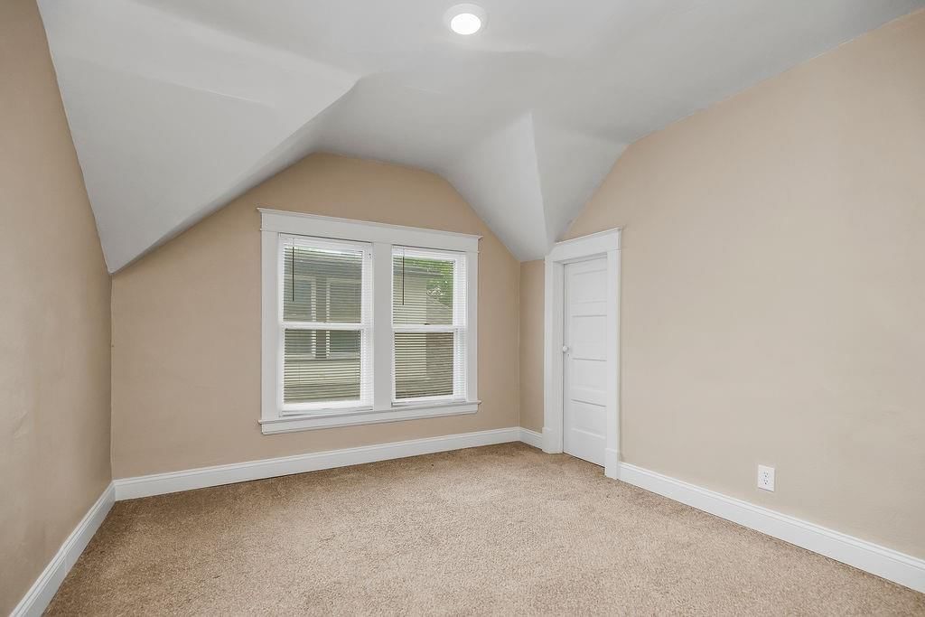635 S Fuller Avenue — photo 19