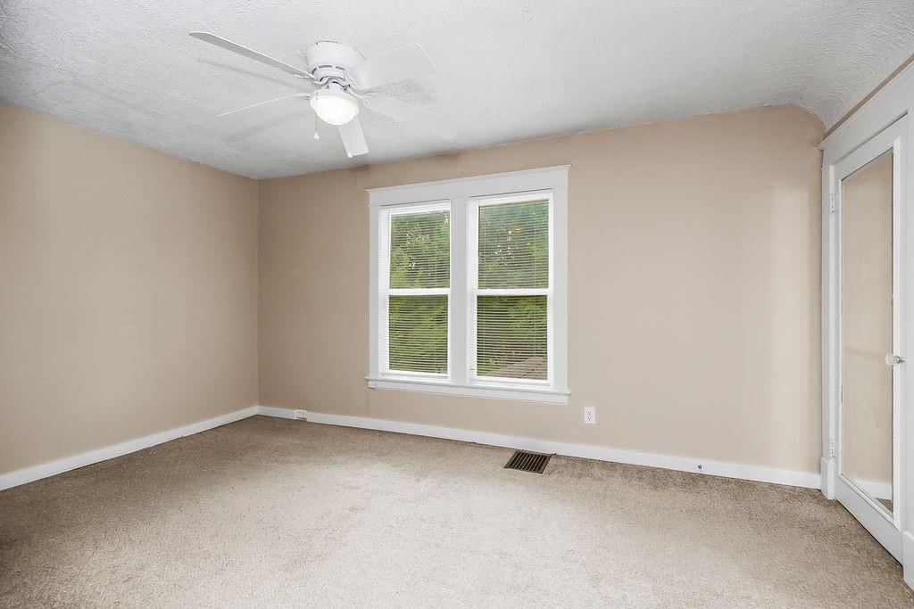 635 S Fuller Avenue — photo 21