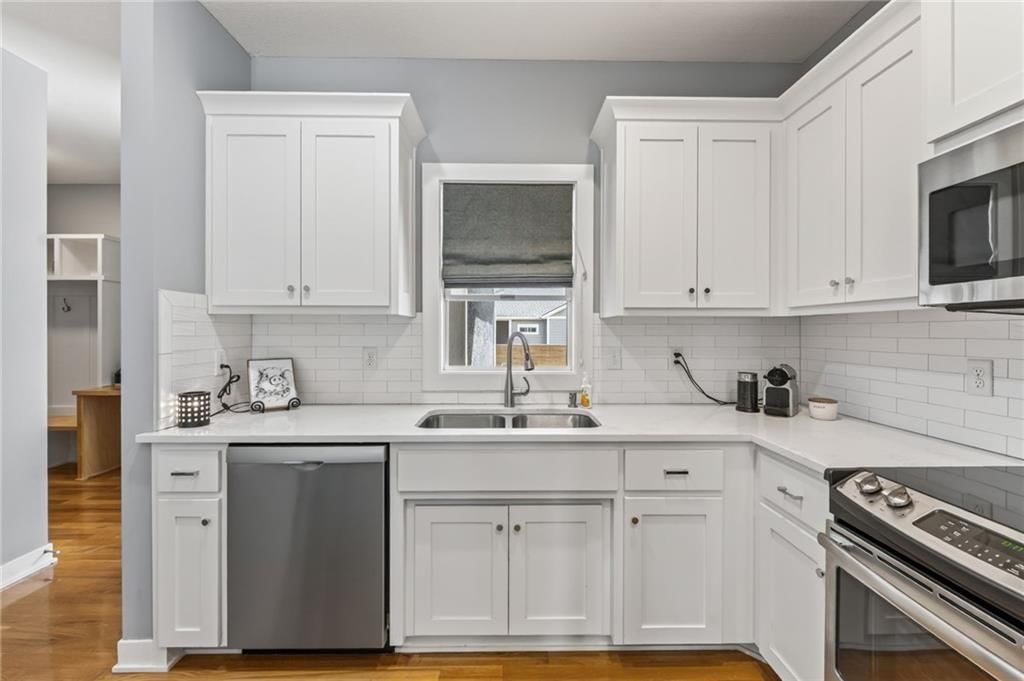 8125 N Farley Avenue — photo 9