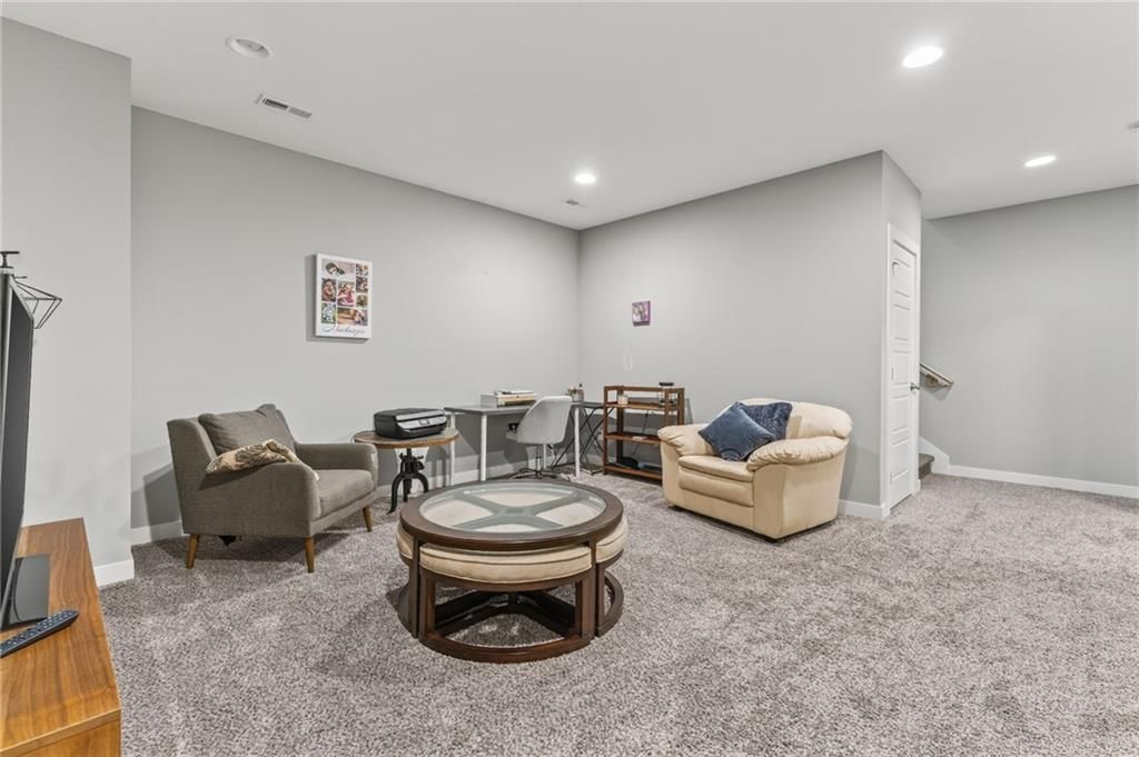 8125 N Farley Avenue — photo 23
