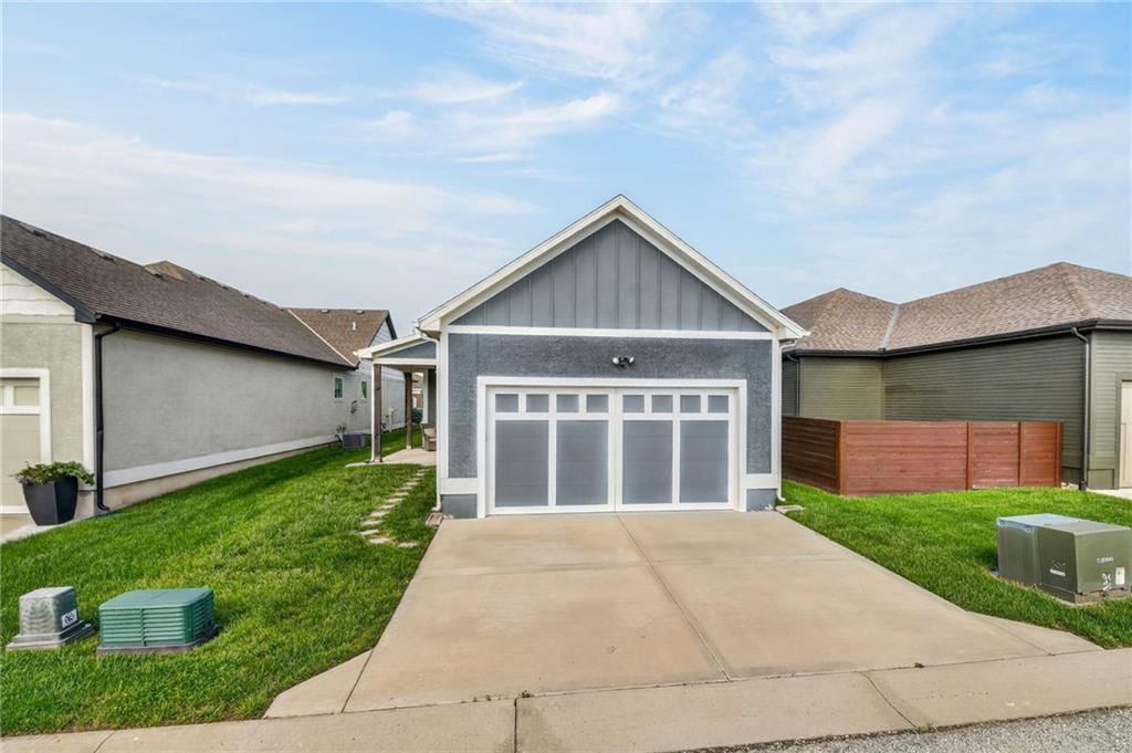 8125 N Farley Avenue — photo 31