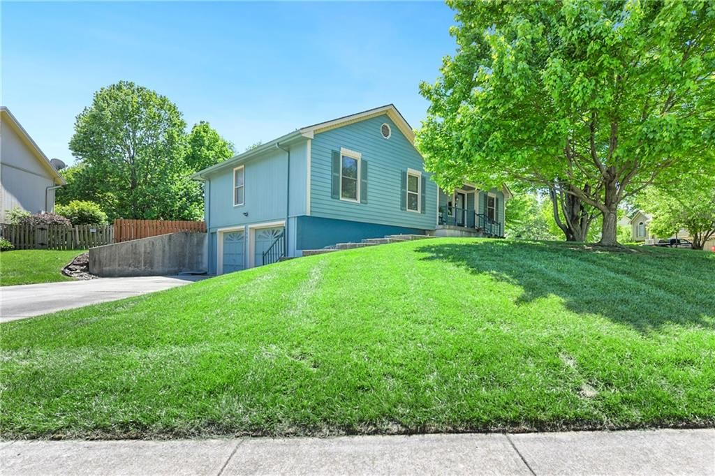 1401 NE Bronze Drive — photo 4