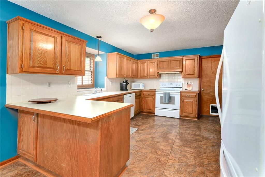 1401 NE Bronze Drive — photo 11
