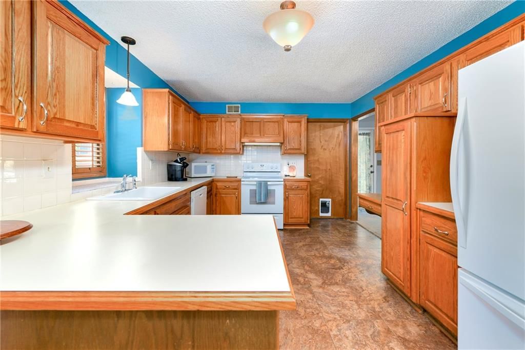 1401 NE Bronze Drive — photo 13