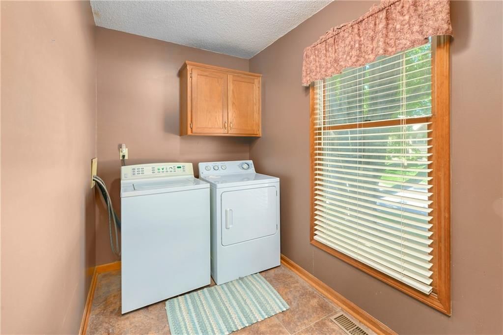1401 NE Bronze Drive — photo 17