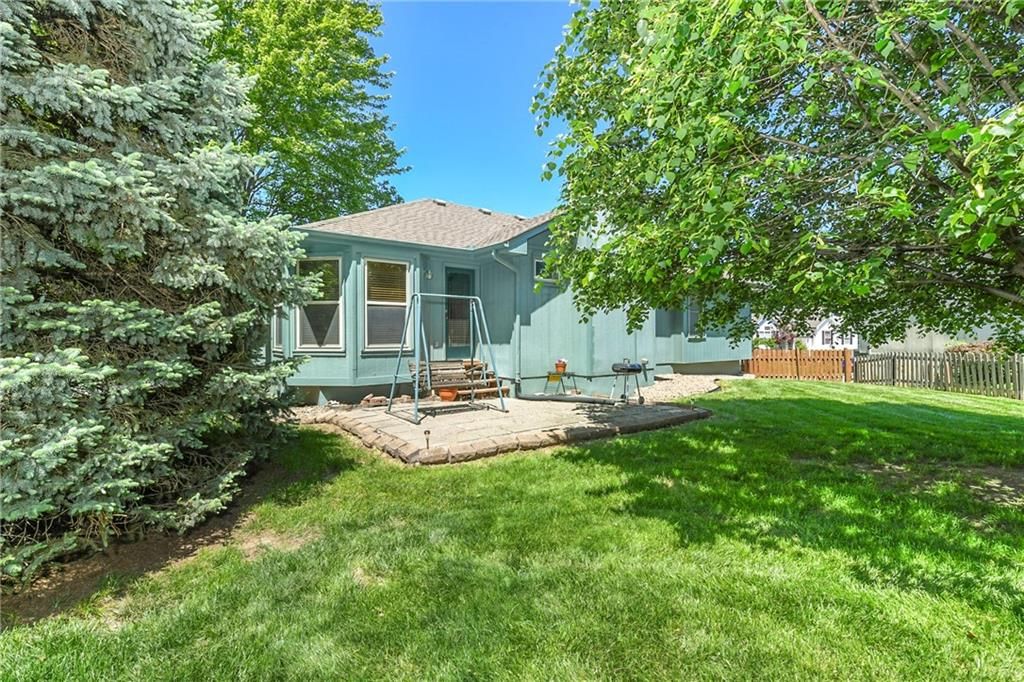 1401 NE Bronze Drive — photo 32