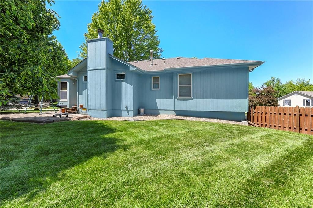 1401 NE Bronze Drive — photo 33