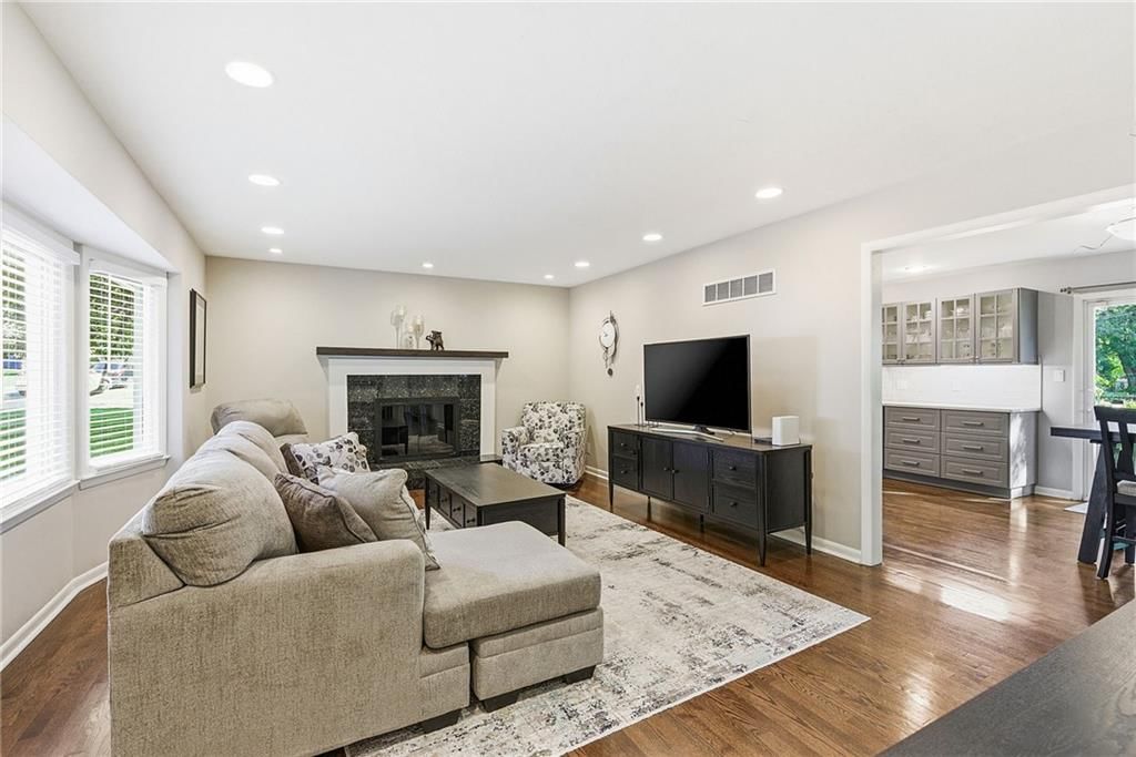 8839 Newton Drive — photo 5
