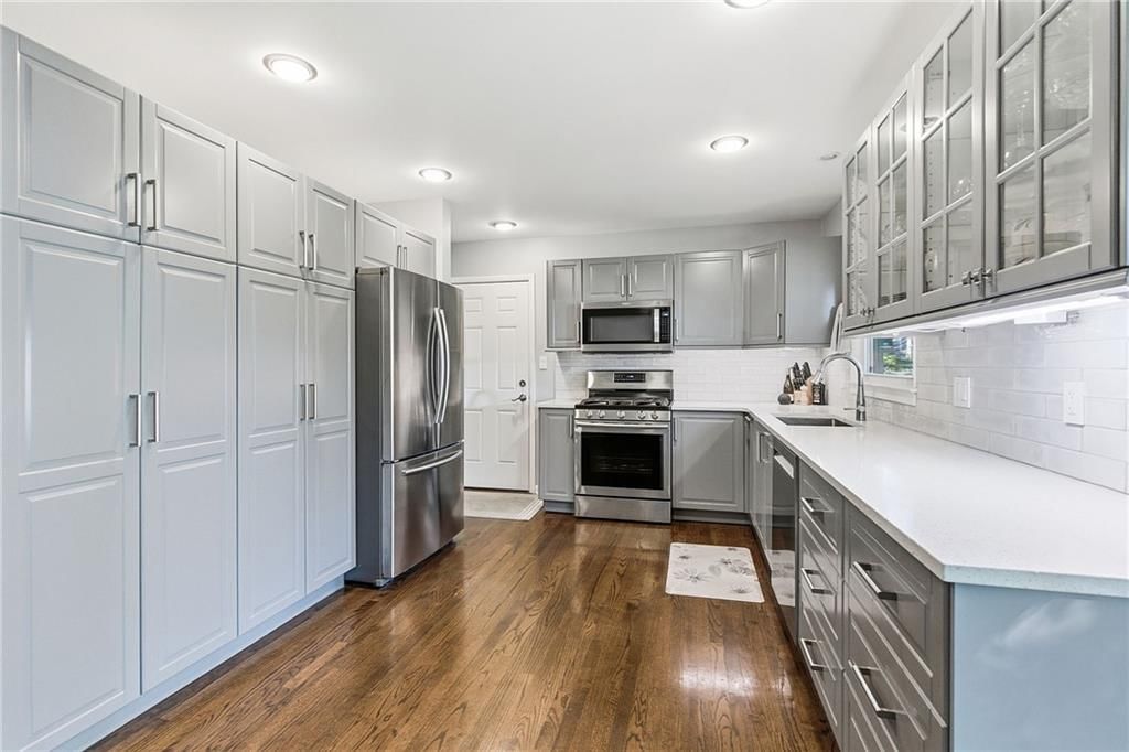 8839 Newton Drive — photo 9