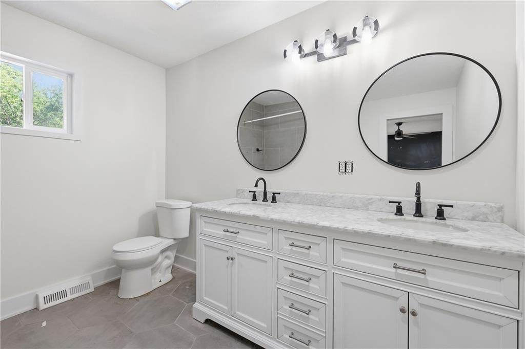 11011 N Holmes Street — photo 10