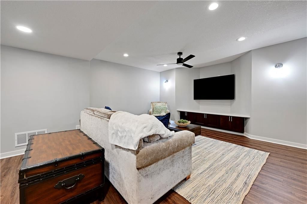 10404 W 150th Terrace — photo 15