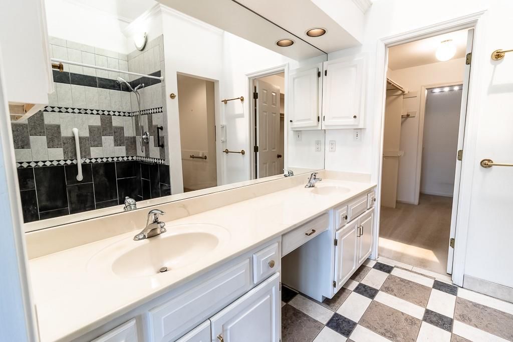 5225 W 122nd Street — photo 28