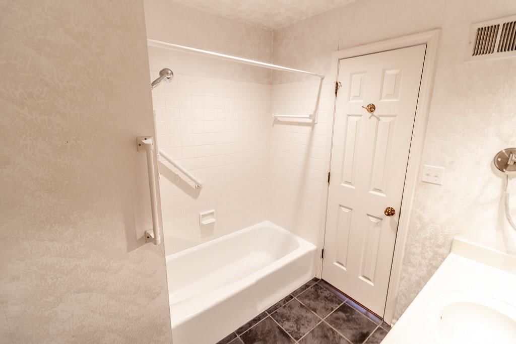 5225 W 122nd Street — photo 35