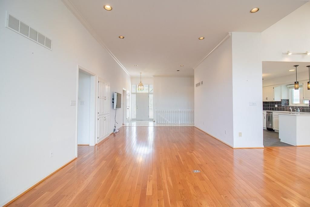 5225 W 122nd Street — photo 50