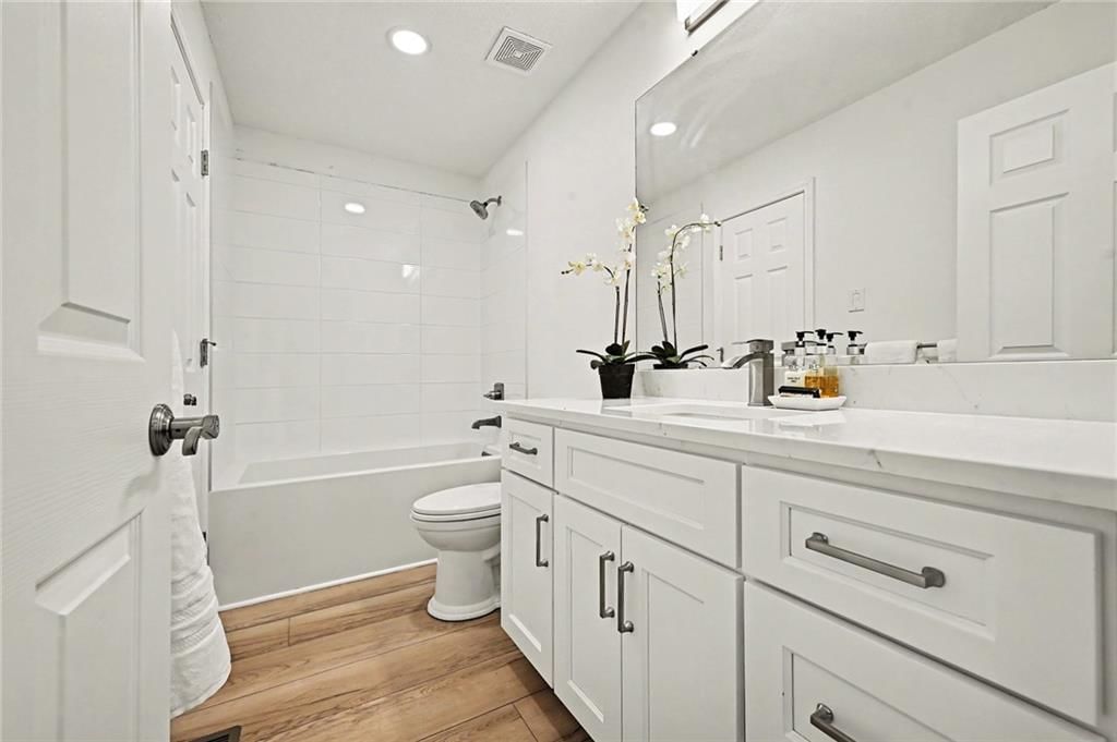 4118 Minnesota Drive — photo 22