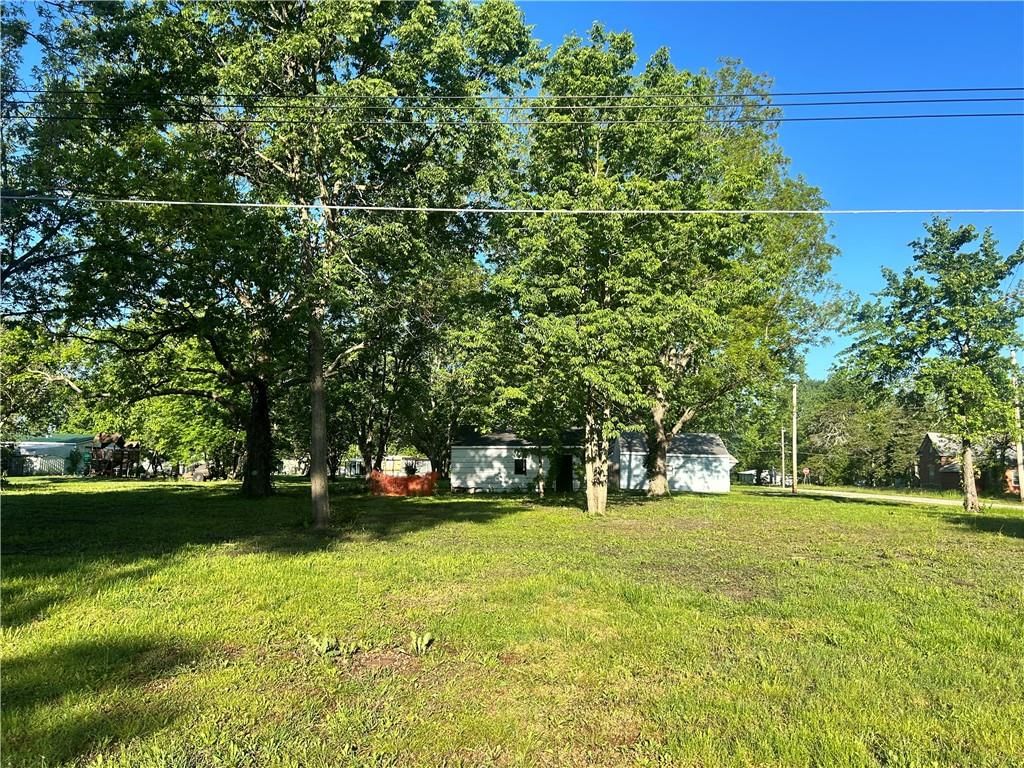 402 S Broadway Street — photo 3