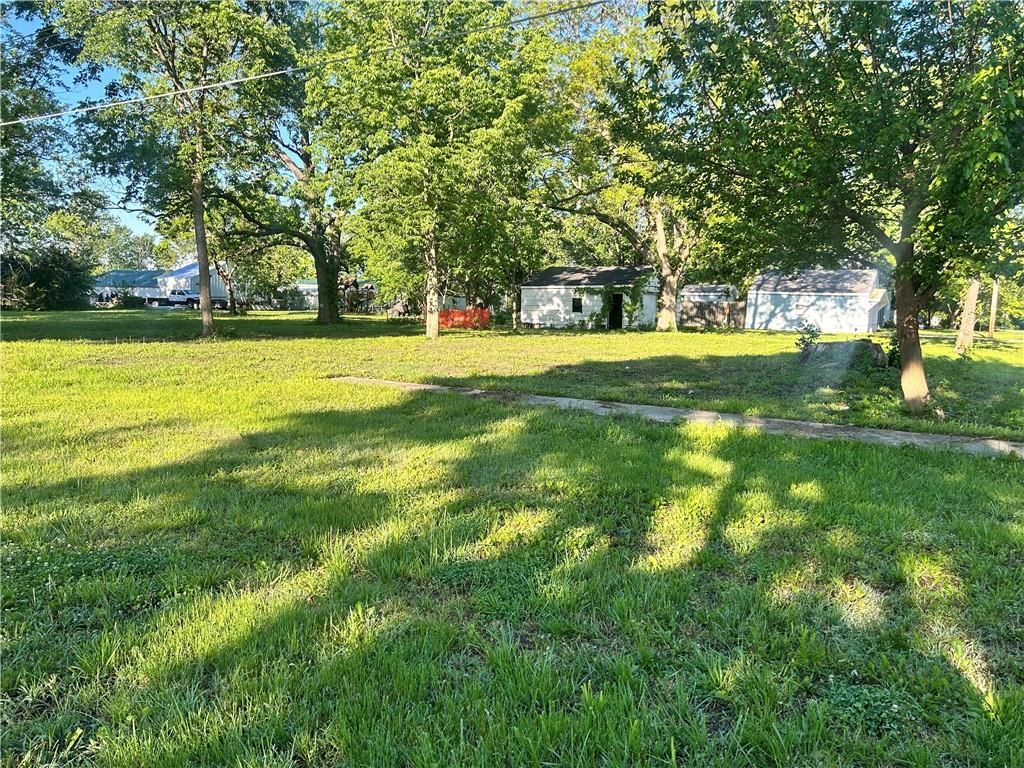 402 S Broadway Street — photo 7