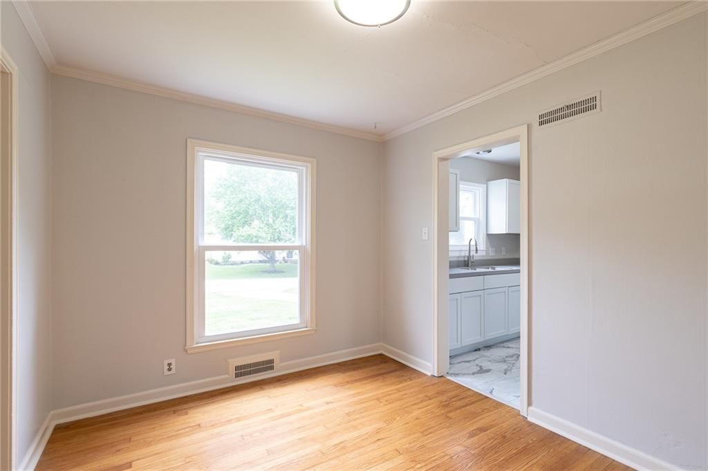 5217 N Walrond Avenue — photo 8