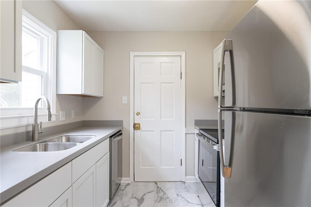 5217 N Walrond Avenue — photo 9