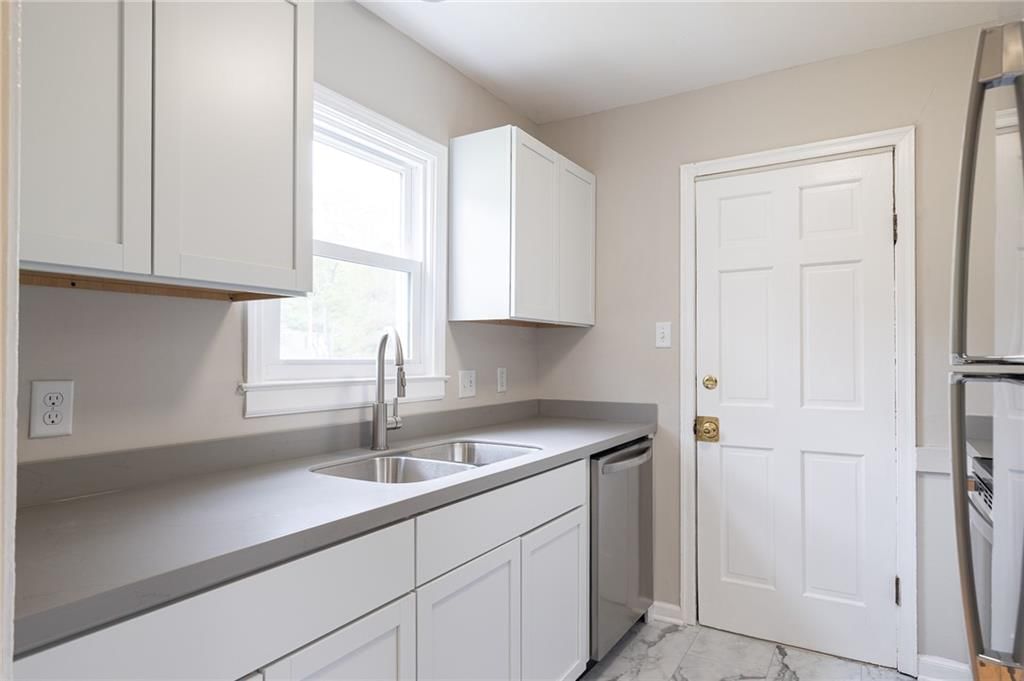 5217 N Walrond Avenue — photo 10