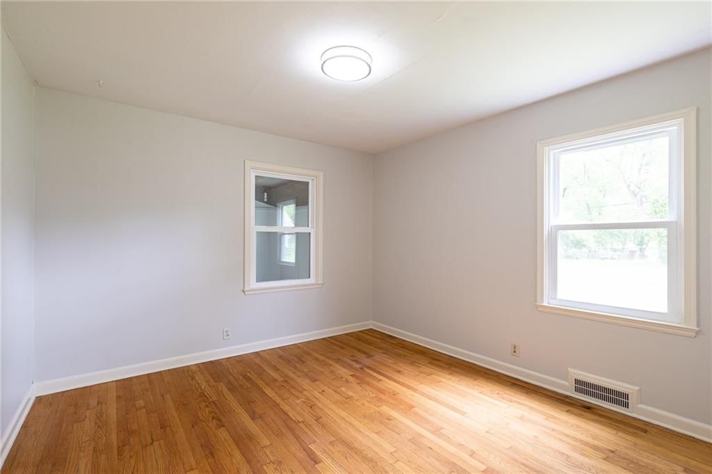 5217 N Walrond Avenue — photo 16