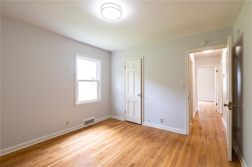 5217 N Walrond Avenue — photo 17