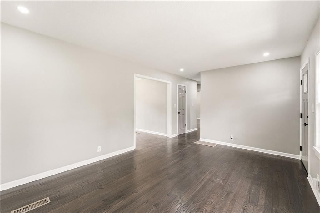 4607 E 112th Terrace — photo 4