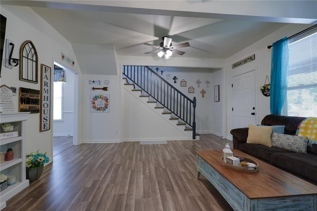 200 S Willis Avenue — photo 10