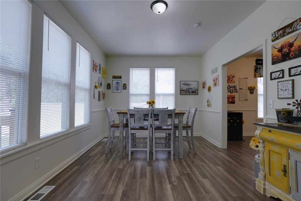200 S Willis Avenue — photo 19