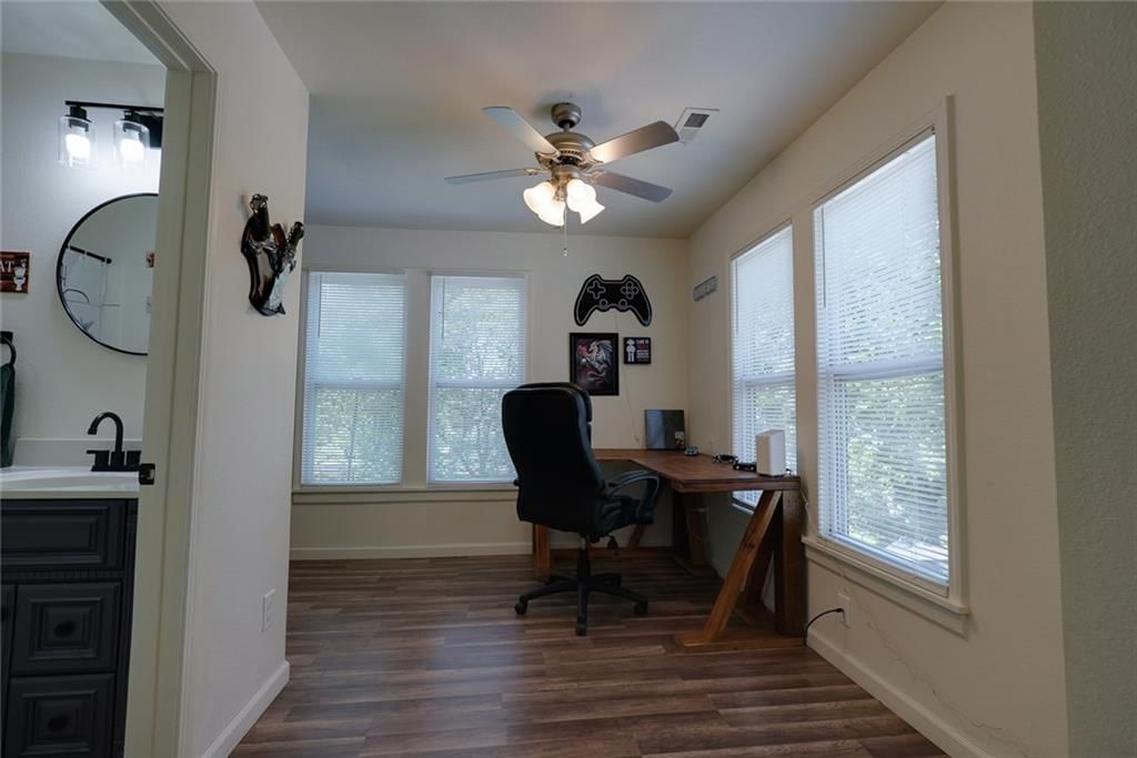 200 S Willis Avenue — photo 33