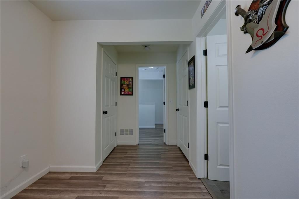 200 S Willis Avenue — photo 34