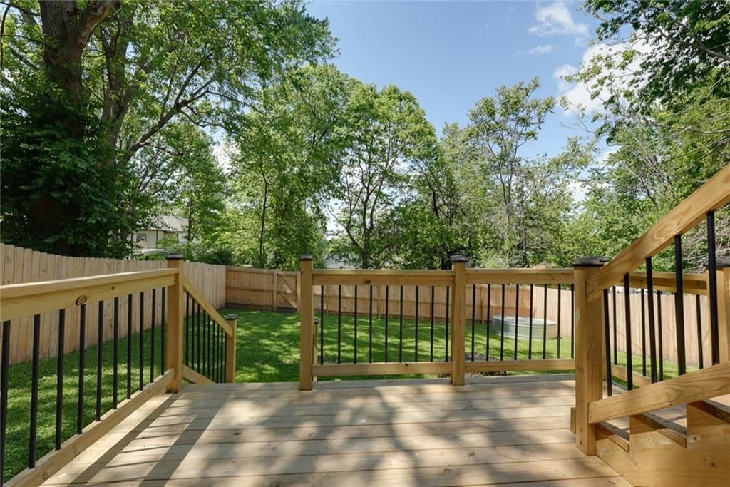 200 S Willis Avenue — photo 45