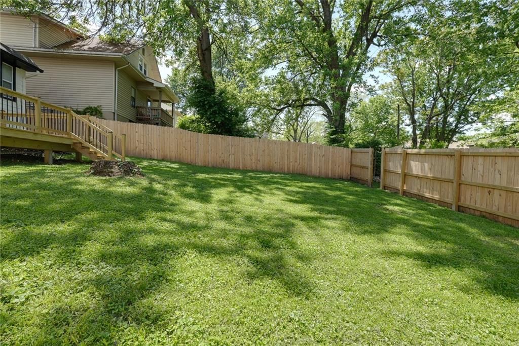 200 S Willis Avenue — photo 48