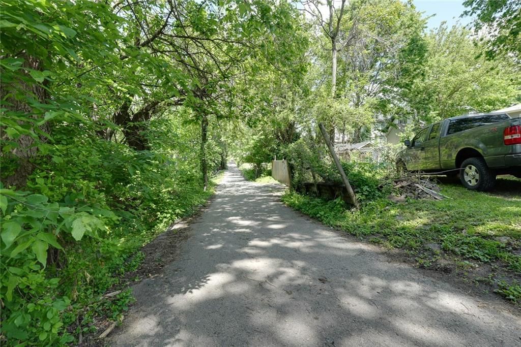 200 S Willis Avenue — photo 52