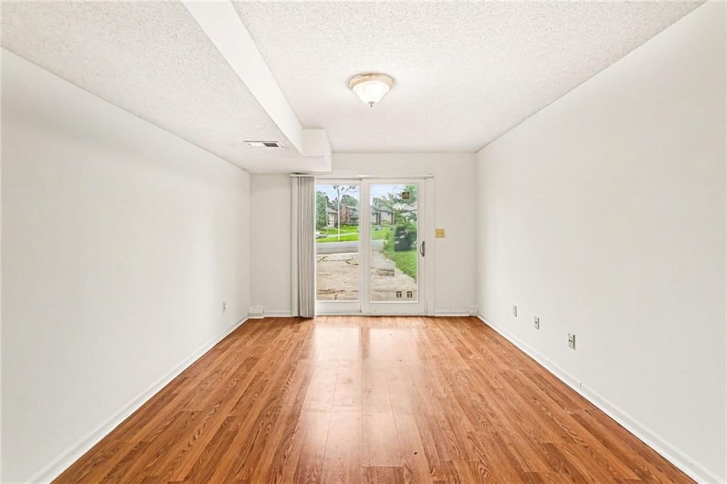 11204-11206 College Avenue — photo 15