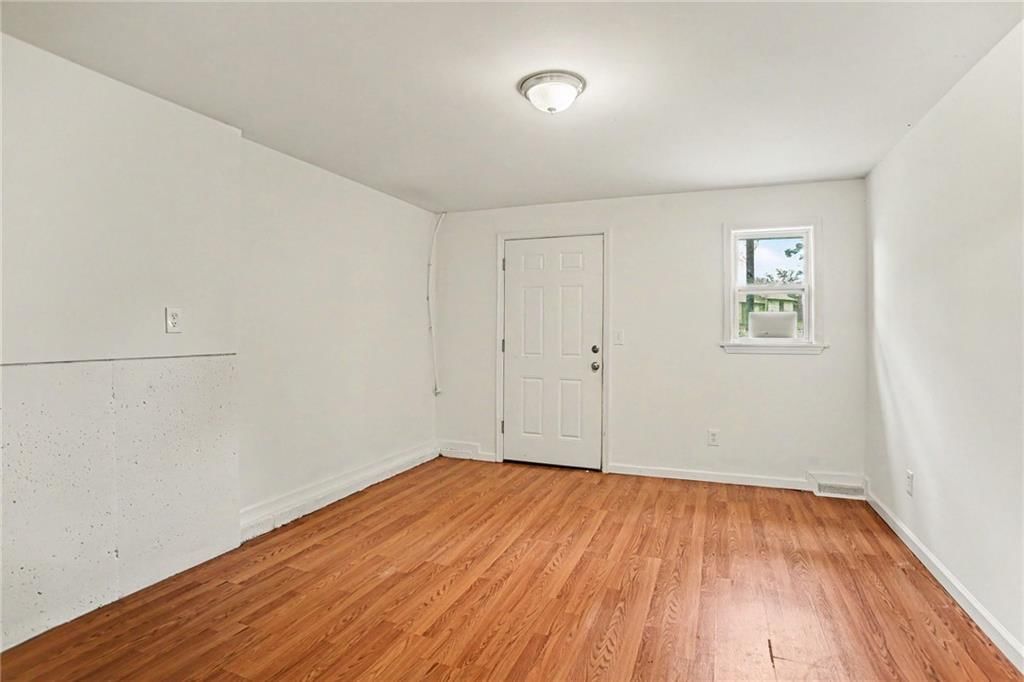 11204-11206 College Avenue — photo 19