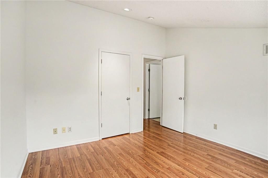 11204-11206 College Avenue — photo 24