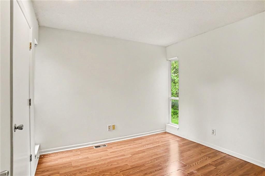 11204-11206 College Avenue — photo 27